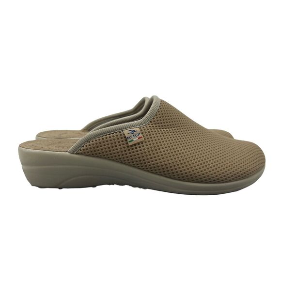 Fly Flot Womens 8 Clogs Tan Perf Mesh Non Slip Closed Toe Summer Slip On Slipper - Picture 1 of 11